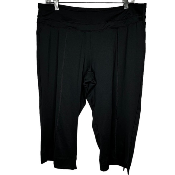 Nike Performance Cropped Black Pants - Picture 1 of 7